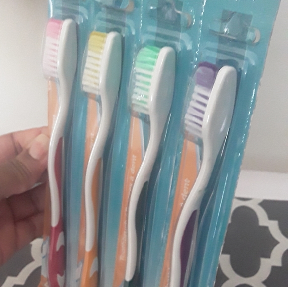 NWOT 4 pack toothbrushes - Picture 3 of 3